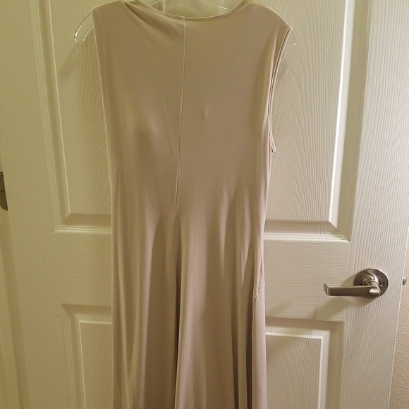 Lady's cocktail dress - Picture 3 of 3